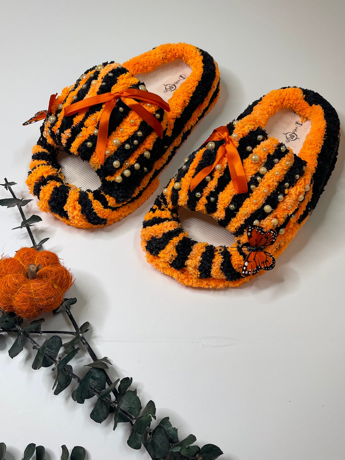 ORANGE & BLACK CHUNKY GLITZ & STITCH HANDMADE SLIDES