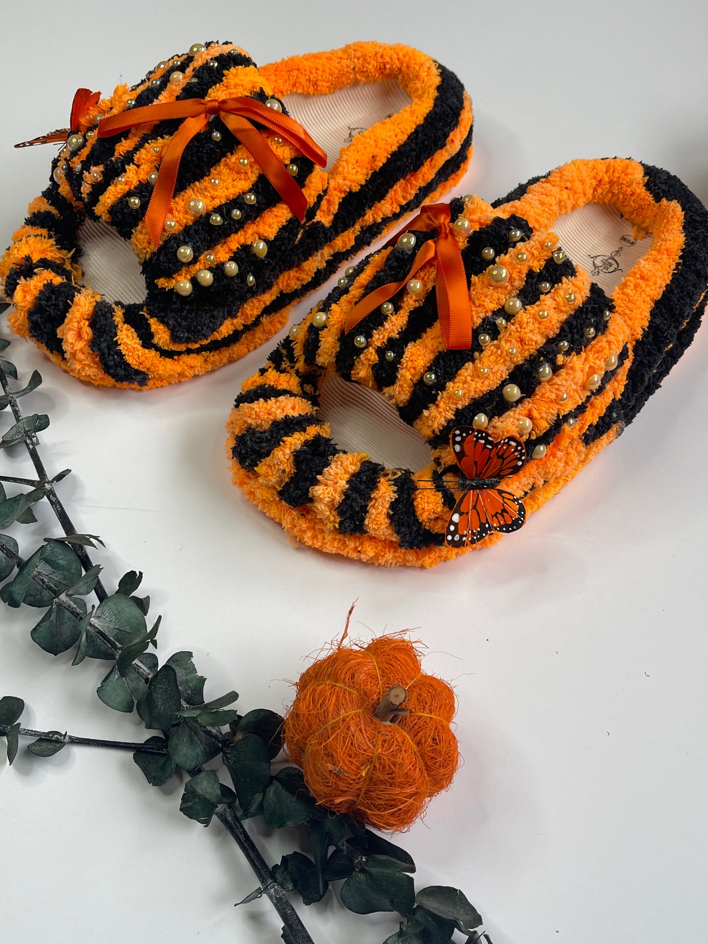 ORANGE & BLACK CHUNKY GLITZ & STITCH HANDMADE SLIDES