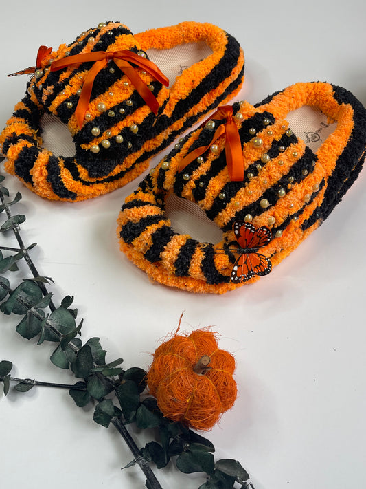 ORANGE & BLACK CHUNKY GLITZ & STITCH HANDMADE SLIDES