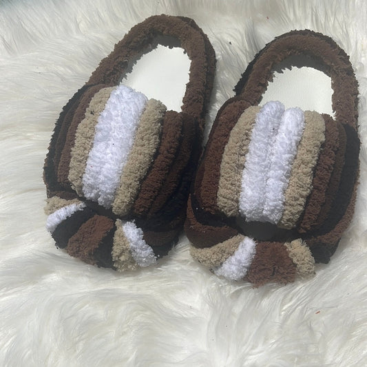 Glitz n Stitch Leopard Yarn Slippers